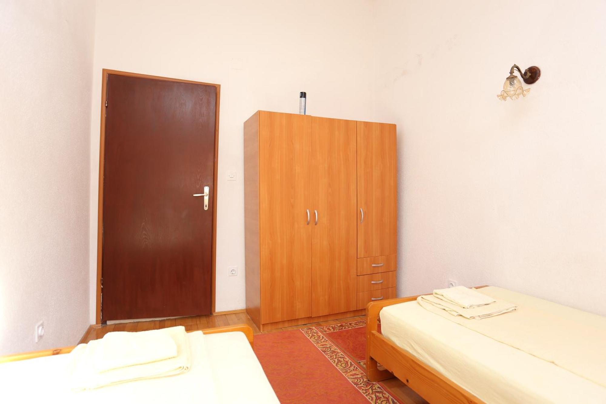 Apartments By The Sea Slatine, Ciovo - 16345 Номер фото
