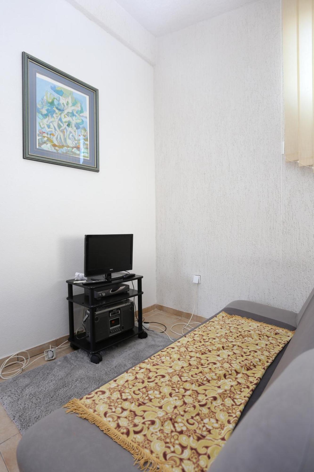 Apartments By The Sea Slatine, Ciovo - 16345 Номер фото